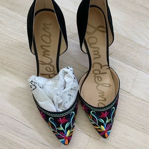 Sam Edelman black embroidered pumps